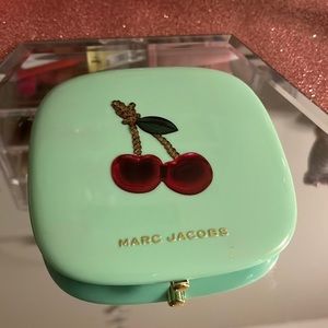 Marc Jacobs Cherry‎ highlighter